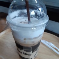 เมนูของร้าน Black White Coffee Shop คลองถนน