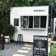 หน้าร้าน Cafe Basil