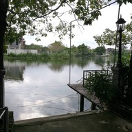 สี่เซียนซีฟู้ด ลานฟู้ดทรักส์ สัมมากรเพลส รามคำแหง 110