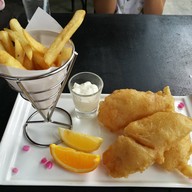 สี่เซียนซีฟู้ด ลานฟู้ดทรักส์ สัมมากรเพลส รามคำแหง 110