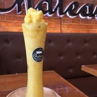 Chateau Cafe & Restaurant ภูเก็ต