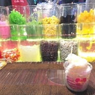 รวมมิตรแม่พลอย