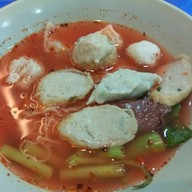 ก๋วยเตี๋ยวลูกชิ้นปลาอินทรีย์