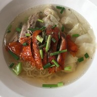 เมนูของร้าน แดงเป็ดย่าง (เจ้าเก่า) ตรงข้าม โรงแรมศรีพัฒนา