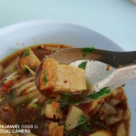 เมนูของร้าน ก๋วยจั๊บหมูกรอบเจ๊ฟ้า เจ้าเก่า