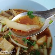 เมนูของร้าน ก๋วยจั๊บหมูกรอบเจ๊ฟ้า เจ้าเก่า