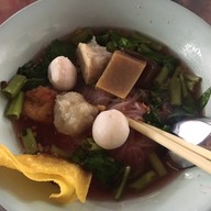 เมนูของร้าน ก๋วยเตี๋ยวลูกชิ้นแคระ เจ้าเก่าอุดมสุข