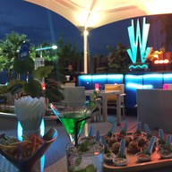 Cabana Bar Wave Hotel pattaya