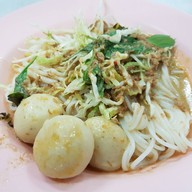 เมนูของร้าน ทับทิมกรอบแม่ดวงพร (ทับทิมกรอบวงเวียนใหญ่) วงเวียนใหญ่ (ลาดหญ้า)