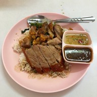 เมนูของร้าน ฮิ้น ข้าวหมูแดงข้าวหน้าเป็ด นครปฐม