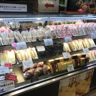 Kiosk หน้าJR Osaka