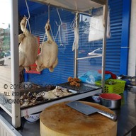 หน้าร้าน แม่นาคจ๋า ข้าวมันไก่
