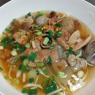 ยุ้ยโภชนา