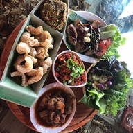 เมนูของร้าน ครัวไม้เมือง บางพระ ศรีราชา