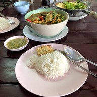 ครัวเรือนทิพย์อาหารป่า