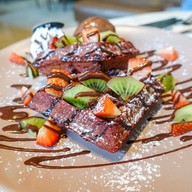 Red Velvet Waffles (195THB)