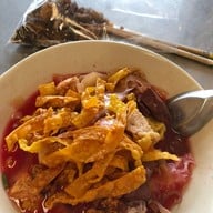 ก๋วยเตี๋ยวหนองปลิง เส้นอัญชัน