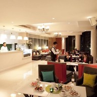 โรงแรมลันตานารีสอร์ท