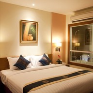 โรงแรมลันตานารีสอร์ท