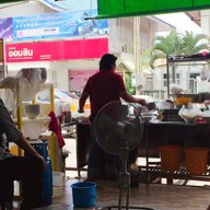 บรรยากาศ ก๋วยเตี๋ยวเครื่องใน ป้าแจ๊ด สาขา 2