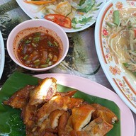 ซุ้มส้มตำเนินทราย