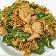นายเคี้ยง เอ็มไพร์ ราดหน้ายอดผัก ภูเก็ต