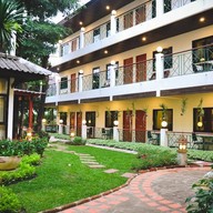 ชาร์ลีเฮ้าส์ ปิ่นเกล้า