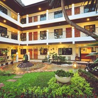 ชาร์ลีเฮ้าส์ ปิ่นเกล้า