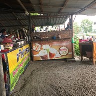 บรรยากาศ ร้านอาหารปิ่นทอง