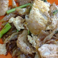 นายเคี้ยง เอ็มไพร์ ราดหน้ายอดผัก ภูเก็ต