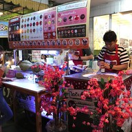 บรรยากาศ ไอติมผัด ice manias