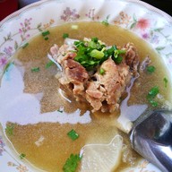 เมนูของร้าน ก๋วยเตี๋ยวต้มยำเจ๊ยี่