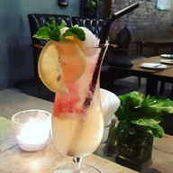 เมนูของร้าน Sparkling House