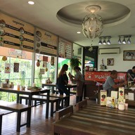 บรรยากาศ ปูก้ามใหญ่ สนามบินน้ำ