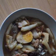 ประยุทธก๋วยจั๊บ ตลาลยิ่งเจริญ