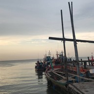 หน้าร้าน เรือนอาหารทะเลวังมุข