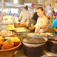 บรรยากาศ ขนมเบื้องโบราณ