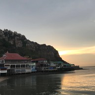 หน้าร้าน เรือนอาหารทะเลวังมุข