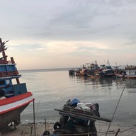 หน้าร้าน เรือนอาหารทะเลวังมุข