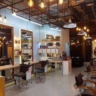 บรรยากาศ K.MUK Hair´s Salon Century the movie plaza อ่อนนุช