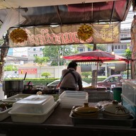 ร้านจันทร์เจ้า ข้าวแกง ตามสั่ง เตี๋ยว ตำ ยำ