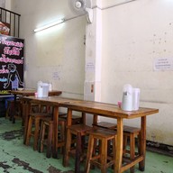 ร้านจันทร์เจ้า ข้าวแกง ตามสั่ง เตี๋ยว ตำ ยำ