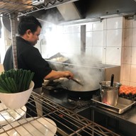 369 ผัดไทยกุ้งสด