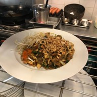 369 ผัดไทยกุ้งสด