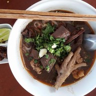 เตี๋ยวตกโอ่ง แยกแม่ข้าวต้ม