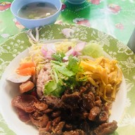 เมนูของร้าน ข้าวคลุกกะปิ เจ๊น้อย แฉ . . ท