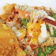 เจ๊หมวย บะหมี่เกี๊ยว หมูเด้ง ไข่ออนเซ็น ข้างมูลนิธิหัวหิน