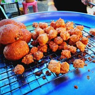 น้องแฝดทอดมันหน่อกะลาเกาะเกร็ด