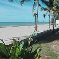 กุยบุรี โฮเต็ล แอนด์ รีสอร์ท