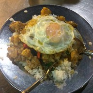 ต้นอาหารตามสั่ง ตลาดโต้รุ่งทุ่งศรีเมือง